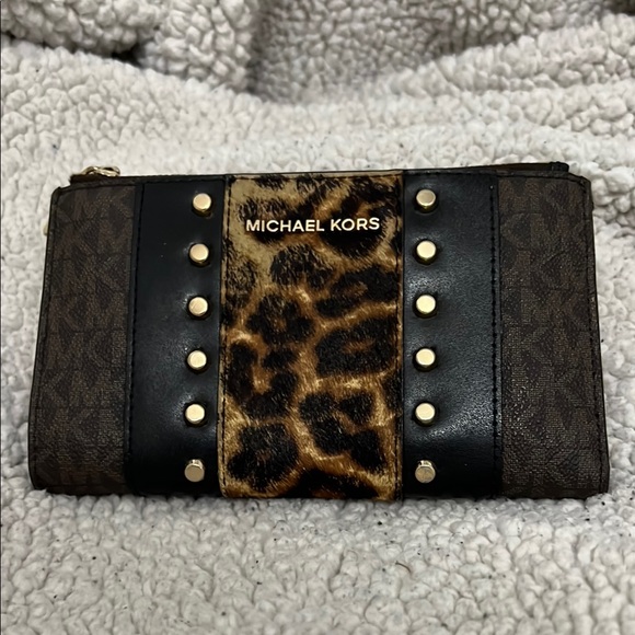 Michael Kors Brown and Black Clutch with Leopard Print - Picture 1 of 4